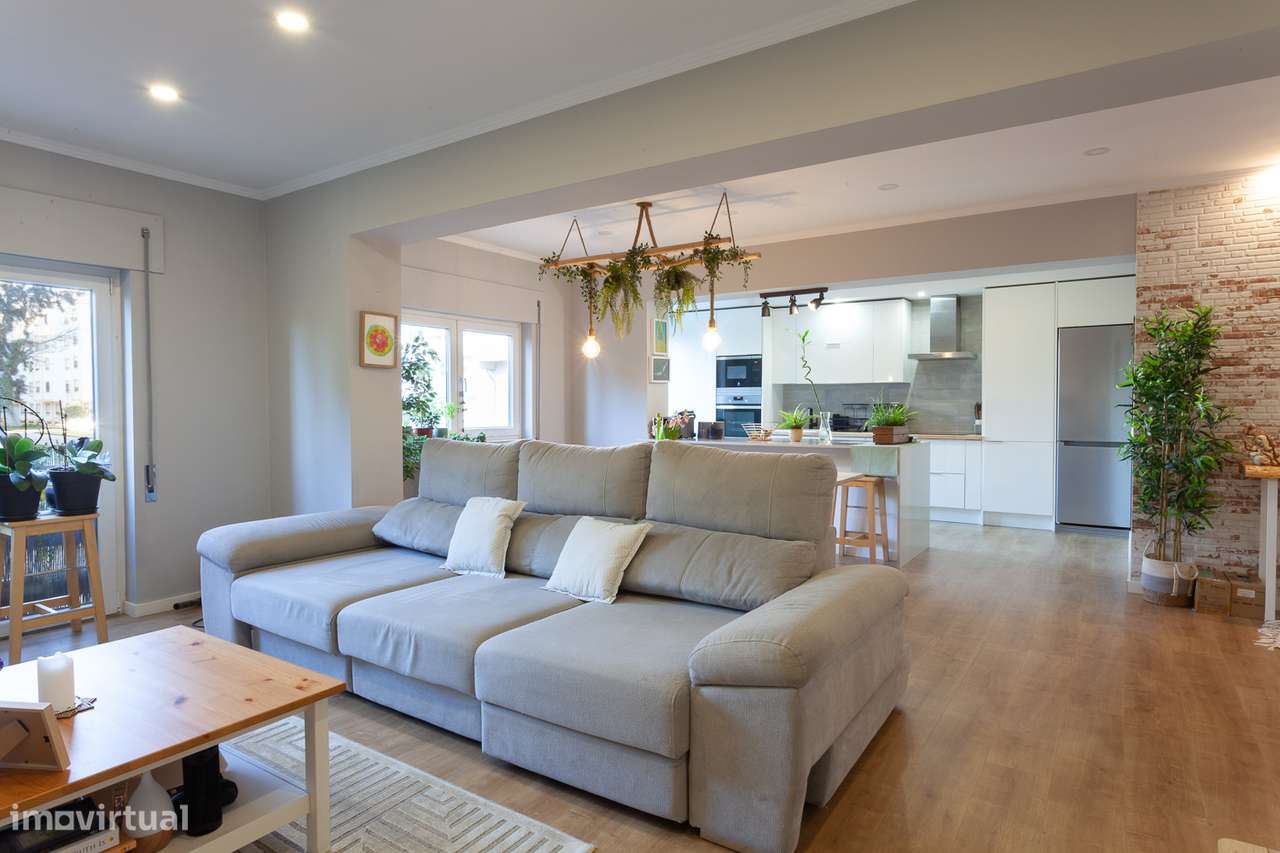 Excelente T3 como T2, amplo e totalmente renovado no Liceu-Amoreiras - Grande imagem: 4/26