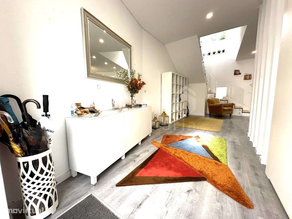 Moradia V4 Centro Cidade - Grande imagem: 2/29