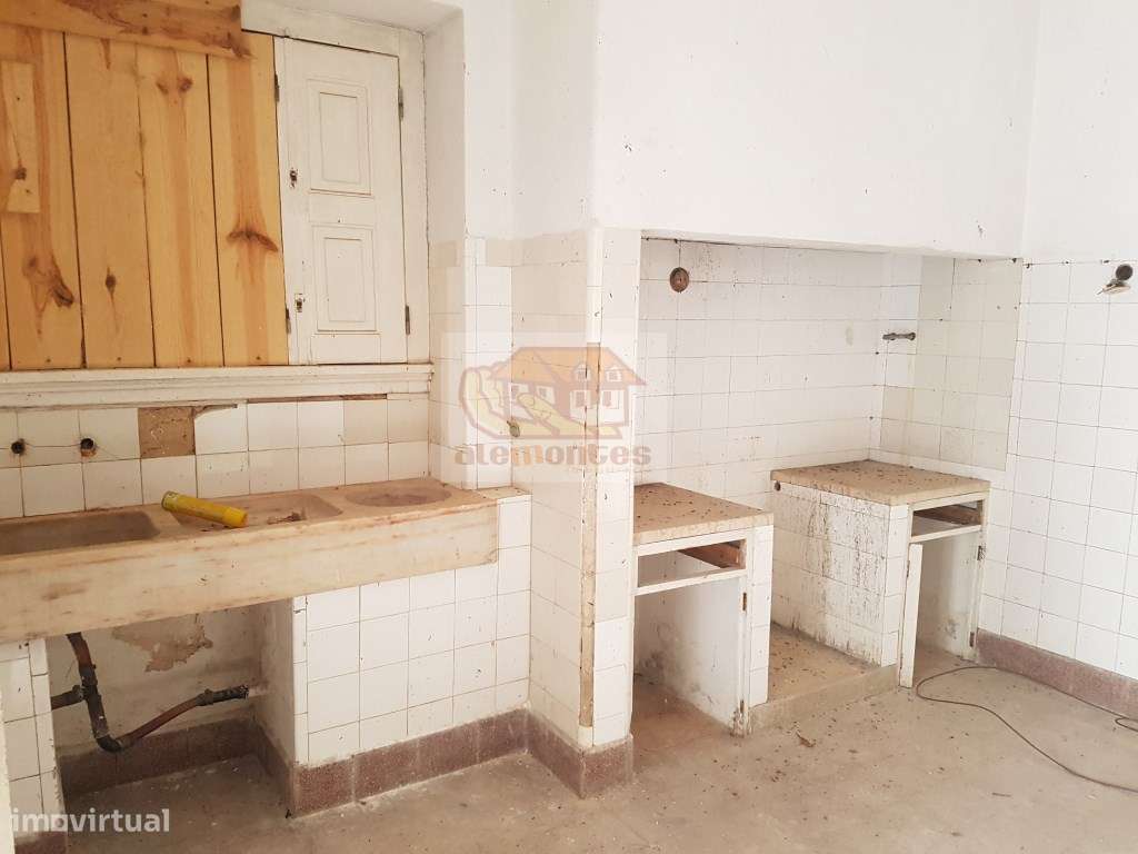 Casa senhorial em aldeia histórica a 45 minutos das praias-5