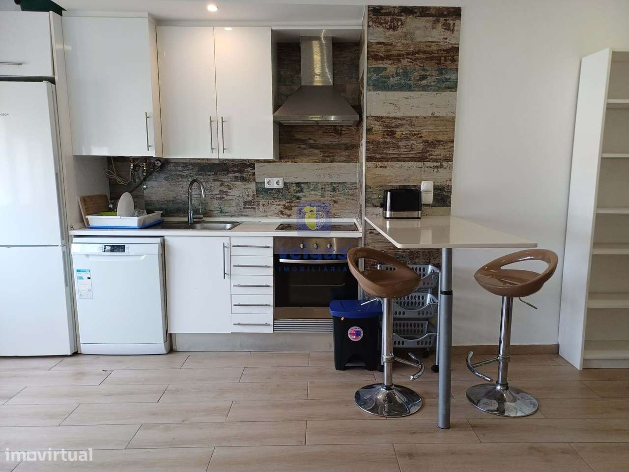 Arrendo T1+1 Equipado e Mobilado junto ao Areeiro - Av.Roma - Grande imagem: 3/11