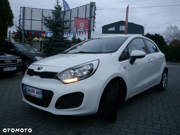 Kia Rio - 10