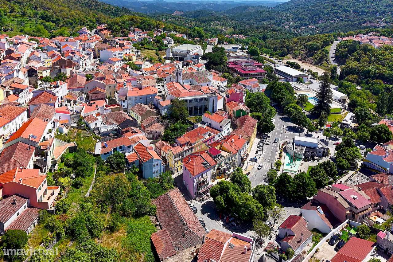 Edifício com Loja e Habitação, Charme, Investimento e Rendimento  no C-43