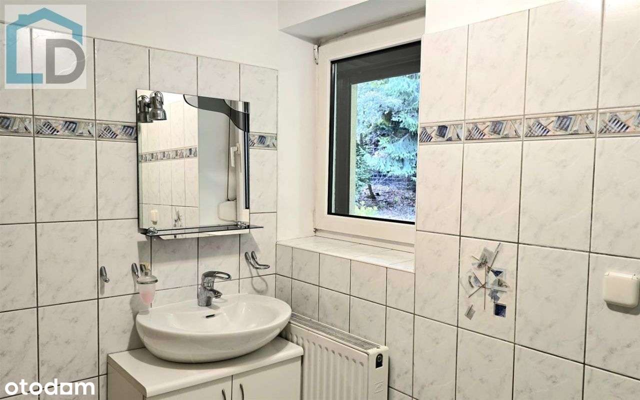 Dom w Bystrej przy lesie-12