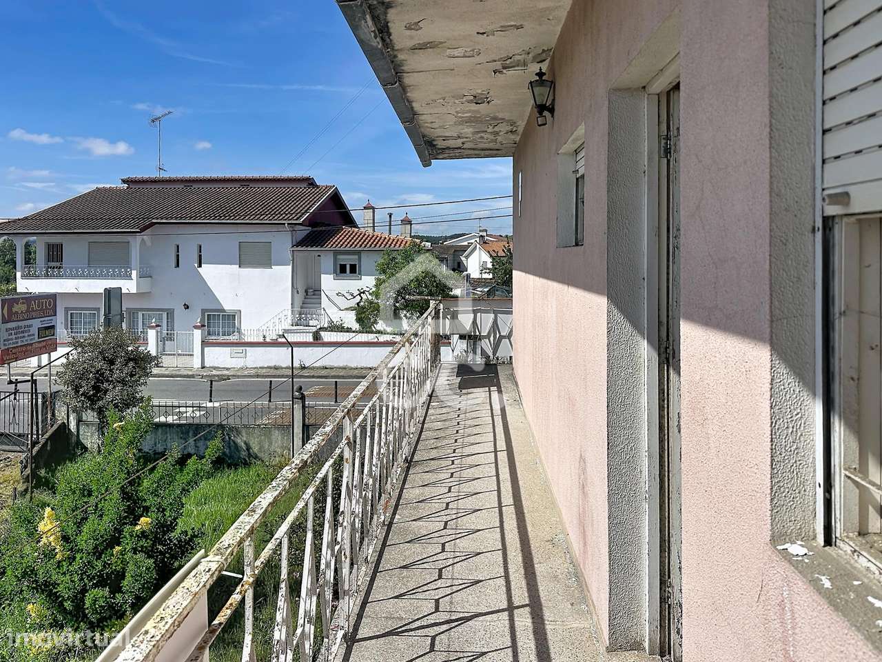 Moradia com Grande Potencial e Vista para campo e cidade-30