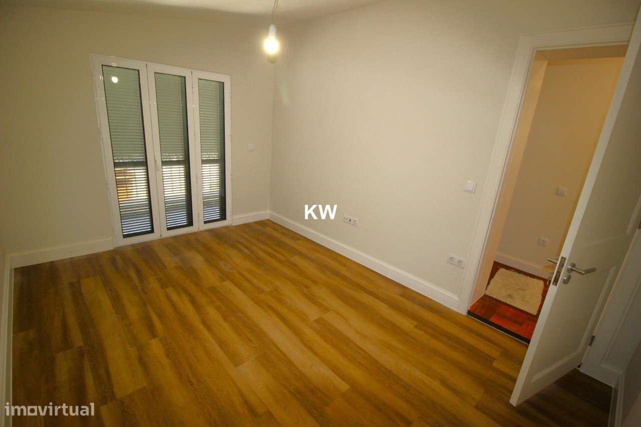 Venda Moradia T3 + 1 renovada, 3 suites, 3 wc, 3 varandas, 2 Box - Grande imagem: 5/53