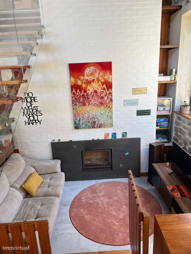 Moradia em Viseu com Vista Panorâmica e Jardim Privado-4