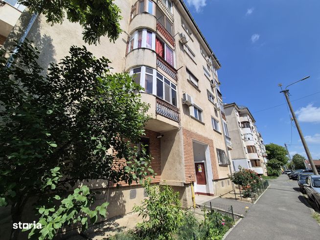 Apartament spațios de 2 camere, decomandat zona Alfa Arad – comision 0-9