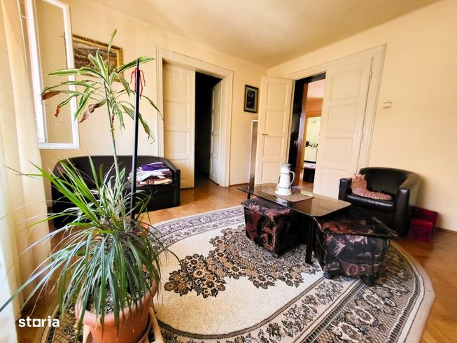 Casa 8 Camere, 3 Apartamente, Singur in curte-9