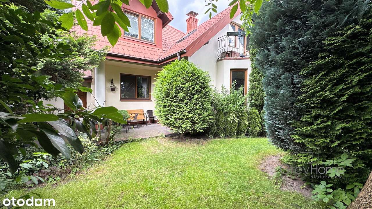 Bliźniak z dwoma oddzielnymi lokalami-0