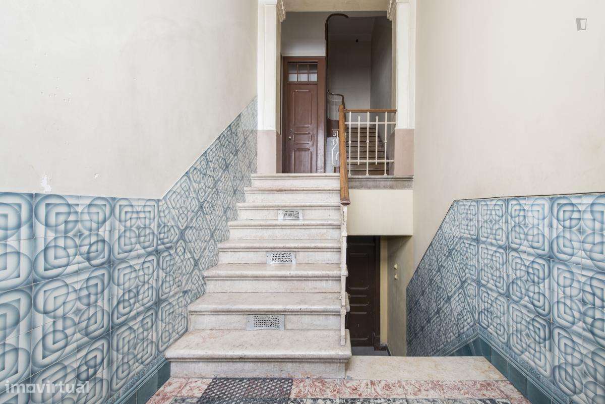 Quarto - localizado em Anjos Lisbon - Grande imagem: 2/10