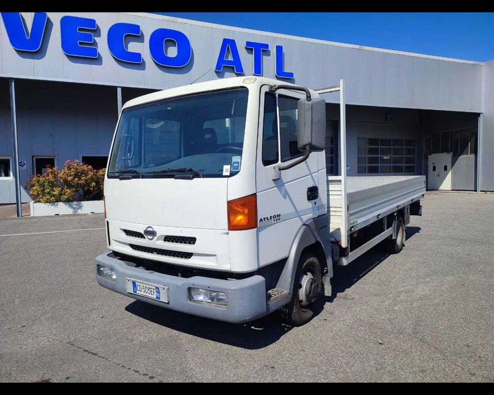 Nissan Atleon 2002