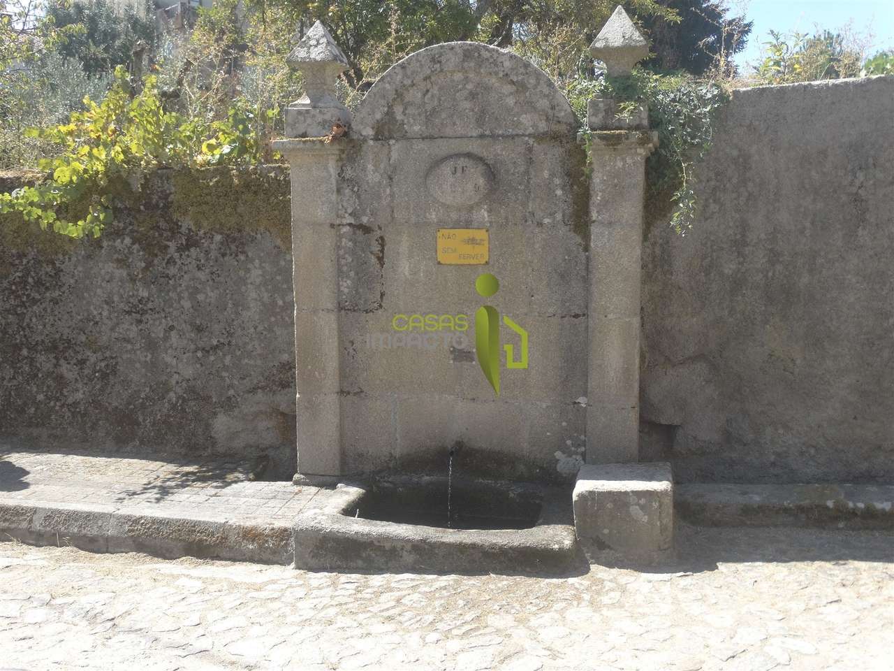 Moradia de Pedra, para reconstrução em Vila Cortês da Serra, Gouveia-12