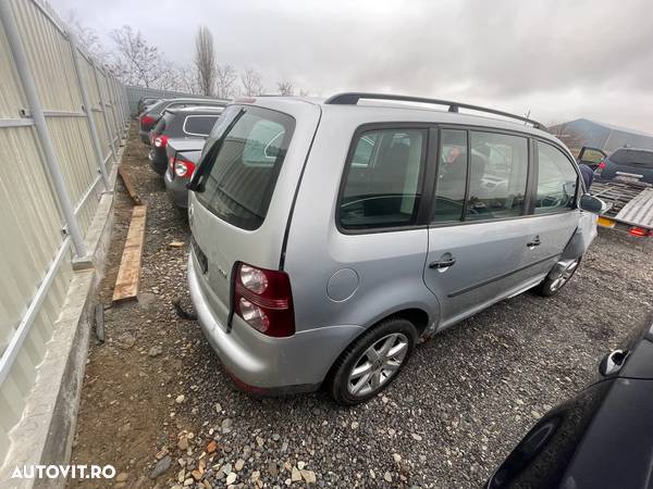 Dezmembram VW Touran 1,9 BLS - 13