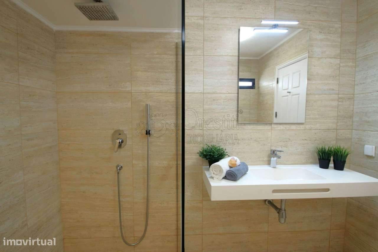 T4 no Algarve com Piscina Privativa e Vista Mar-25