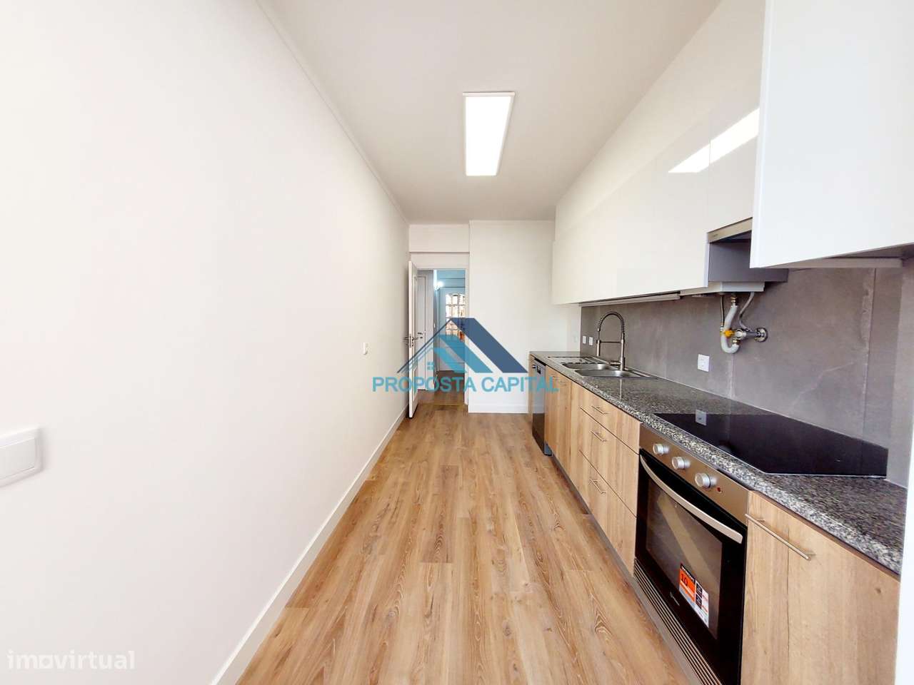 APARTAMENTO T3 TOTALMENTE REMODELADO | ESTRADA DA LUZ - COM GARAGEM-13