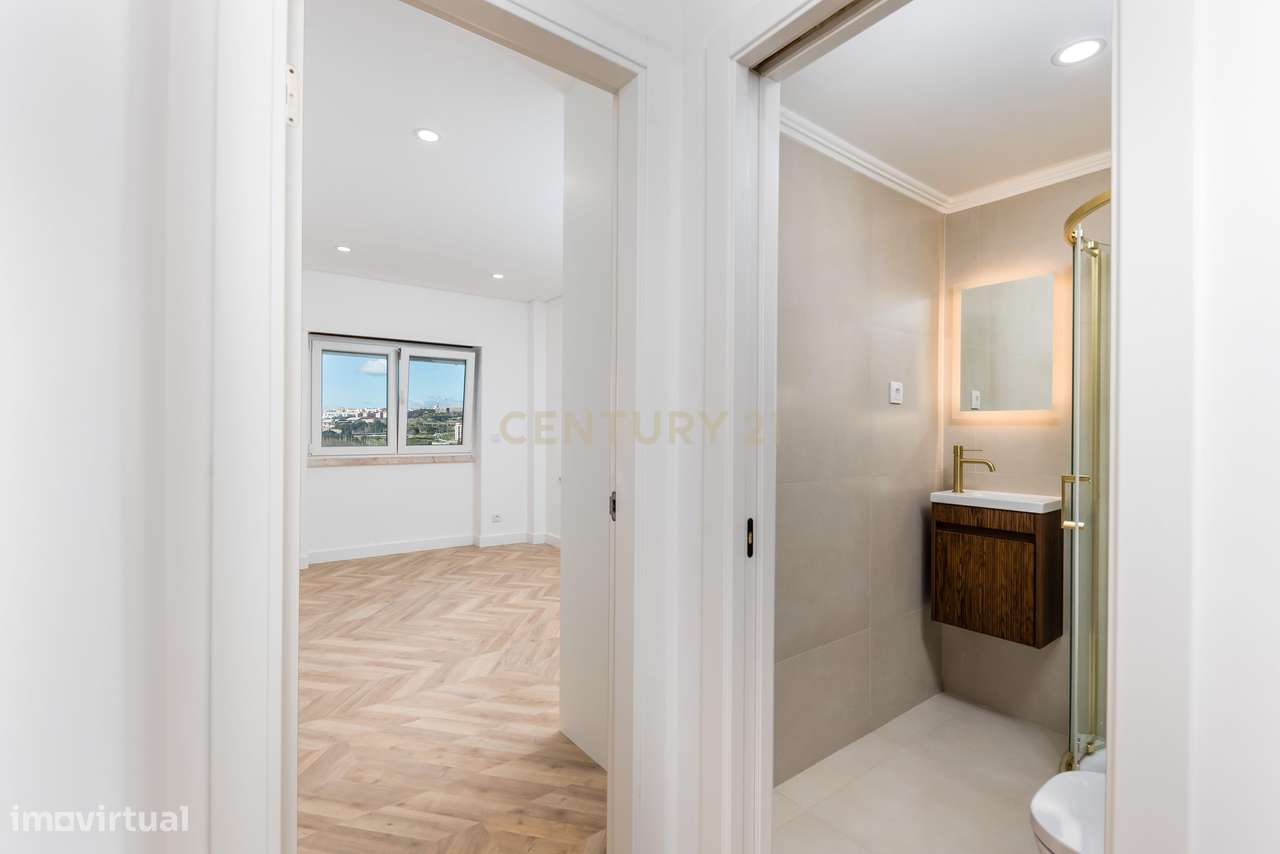 Apartamento T3 Totalmente Remodelado – Cova da Piedade, Almada-27