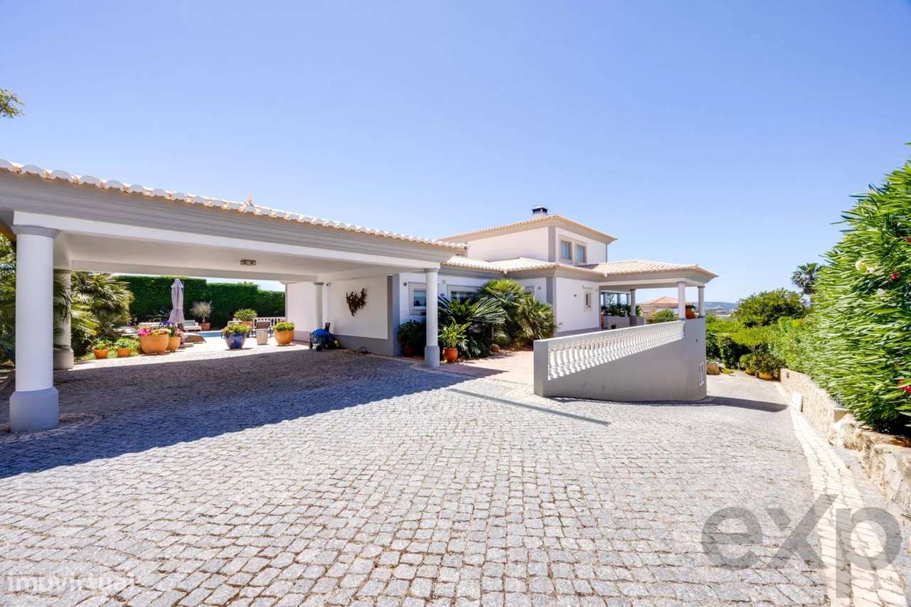 Moradia Familiar T3+1 com Piscina, Entre Lagos e Praia da Luz-30