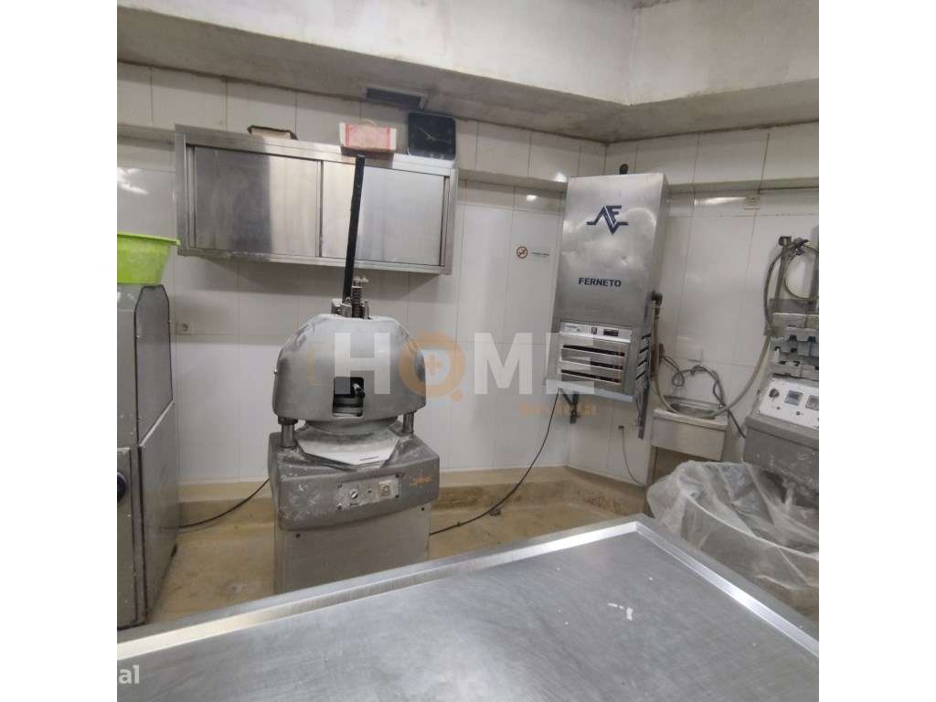 ESTABELECIMENTO COMERCIAL PARA VENDA - CANIDELO, VILA NOVA DE GAIA-9