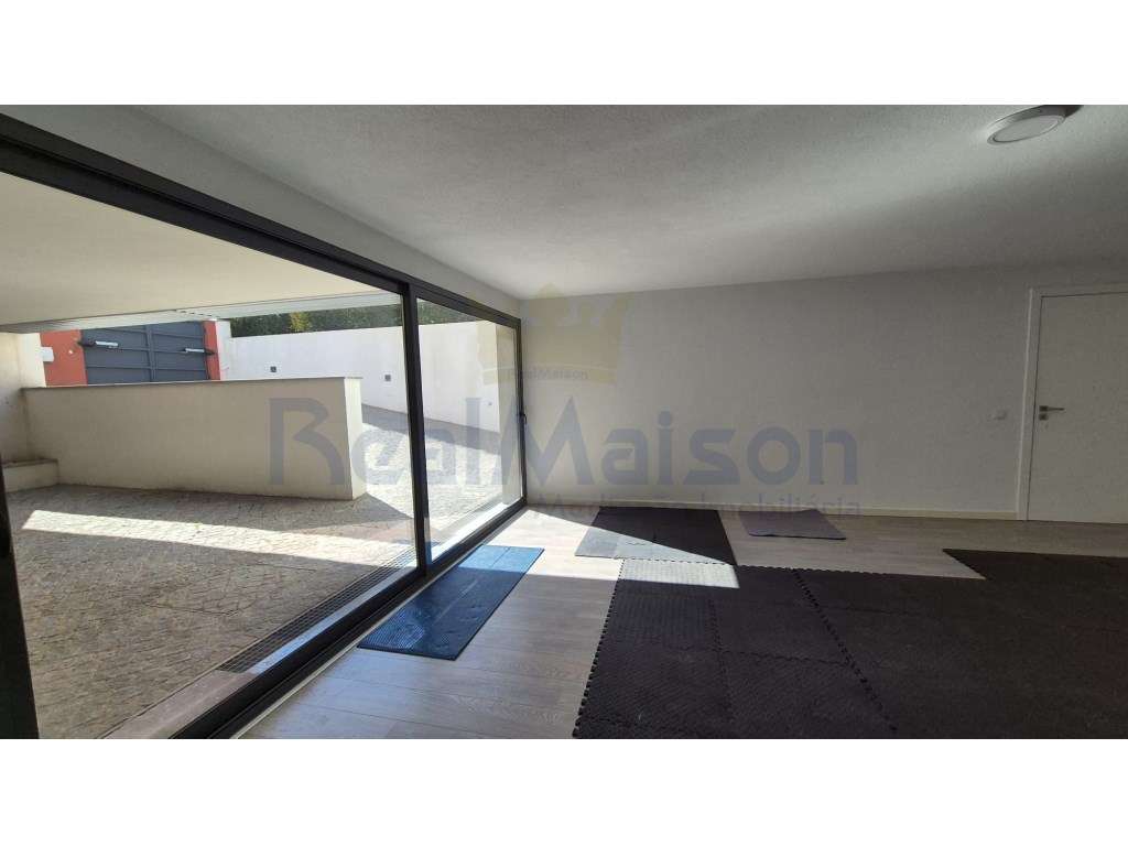 Excelente Moradia de Luxo c/ 7 quartos, Piscina e Jardim-24