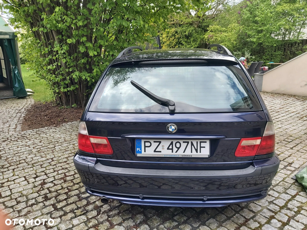 BMW Seria 3 318i Touring - 5