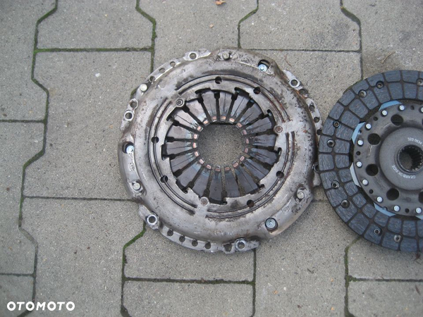 toyota  avensis t22 lift  00-02r 2,0d d4 koło dwumasowe tarcza docisk - 2