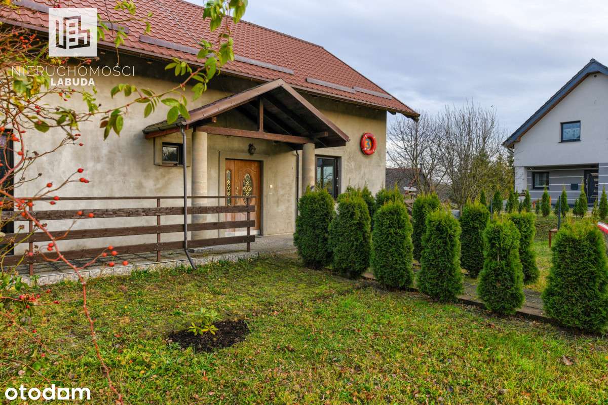 Przestronny dom z dużą działką Nowiny