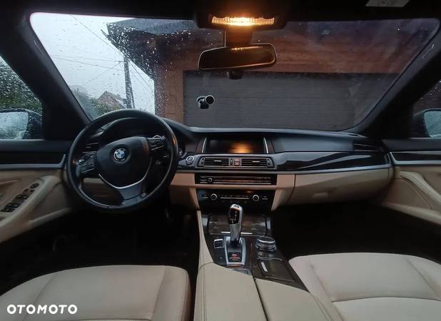 BMW Seria 5 520d Luxury Line - 12