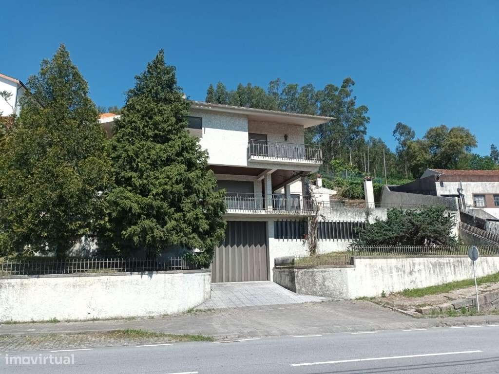 Moradia com R/Chão Excelente para Hotelaria - Grande imagem: 2/3