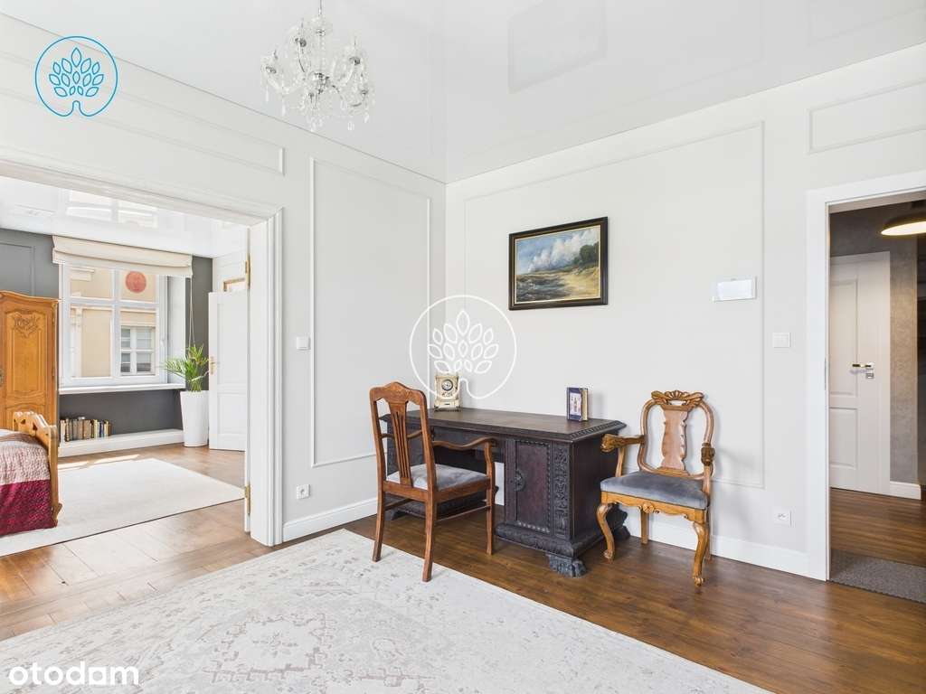 Klasycznie wykończone mieszkanie przy Rynku - Pełny obrazek: 4/17