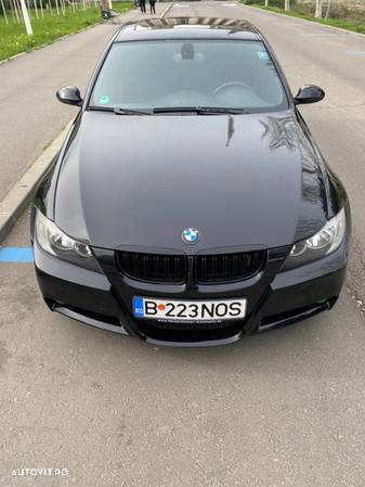 BMW Seria 3 320i - 13