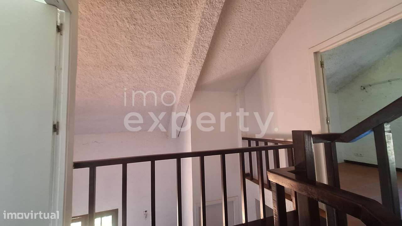 Moradia T2 remodelada na Ribeirinha, Camacha-34