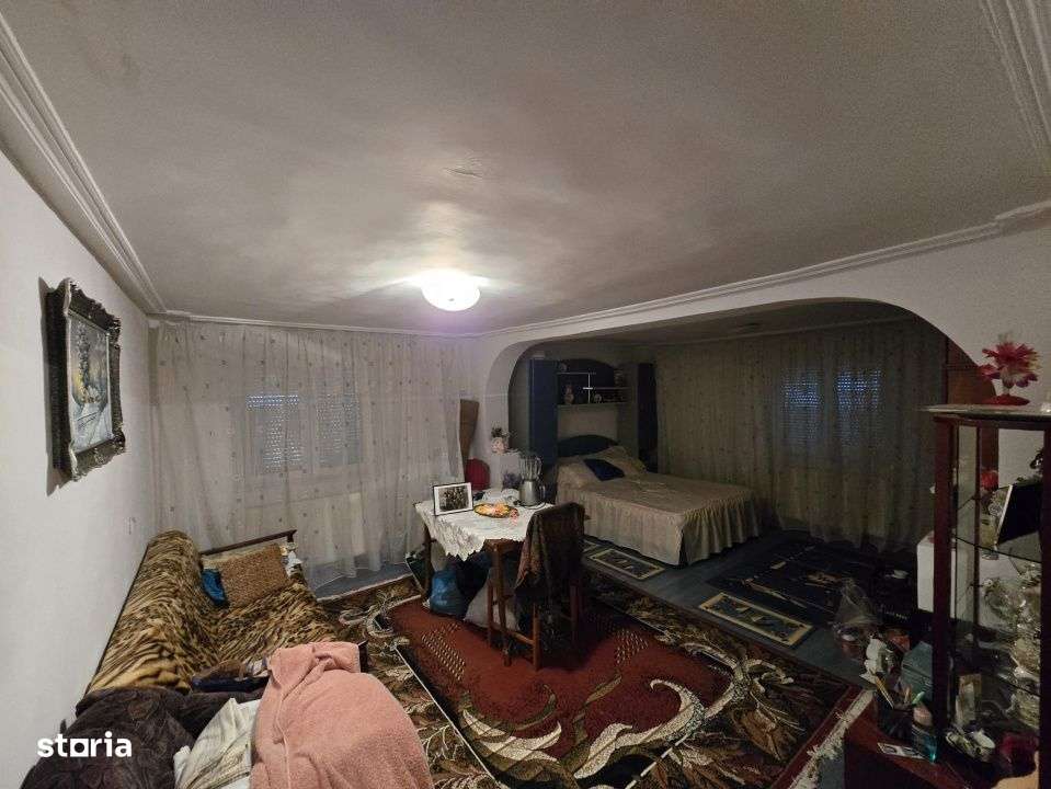 Casa si teren intravilan in suprafata de 1730 mp, Maracineni-1