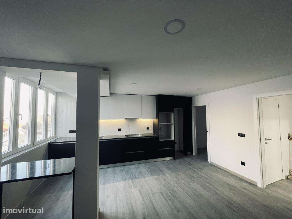 Apartamento T2 Renovado - Grande imagem: 2/8