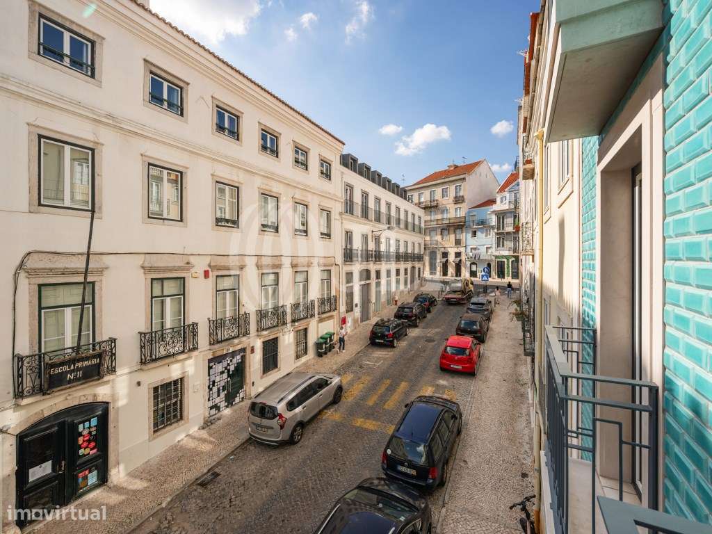 Apartamento T2, com varandas e estacionamento, em Lisboa-5