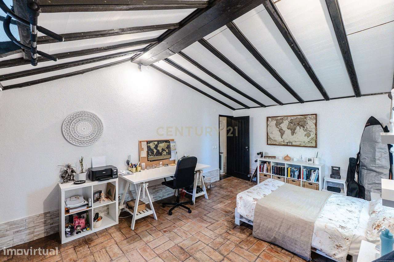 Vila de Prestígio T7+2 com 5.000 m² de Privacidade na Verdizela-30