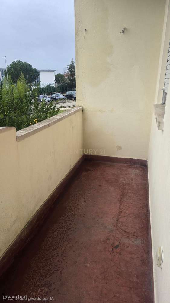 T4+1 com Garagem: Centralidade e Amplitude em Abrantes-7