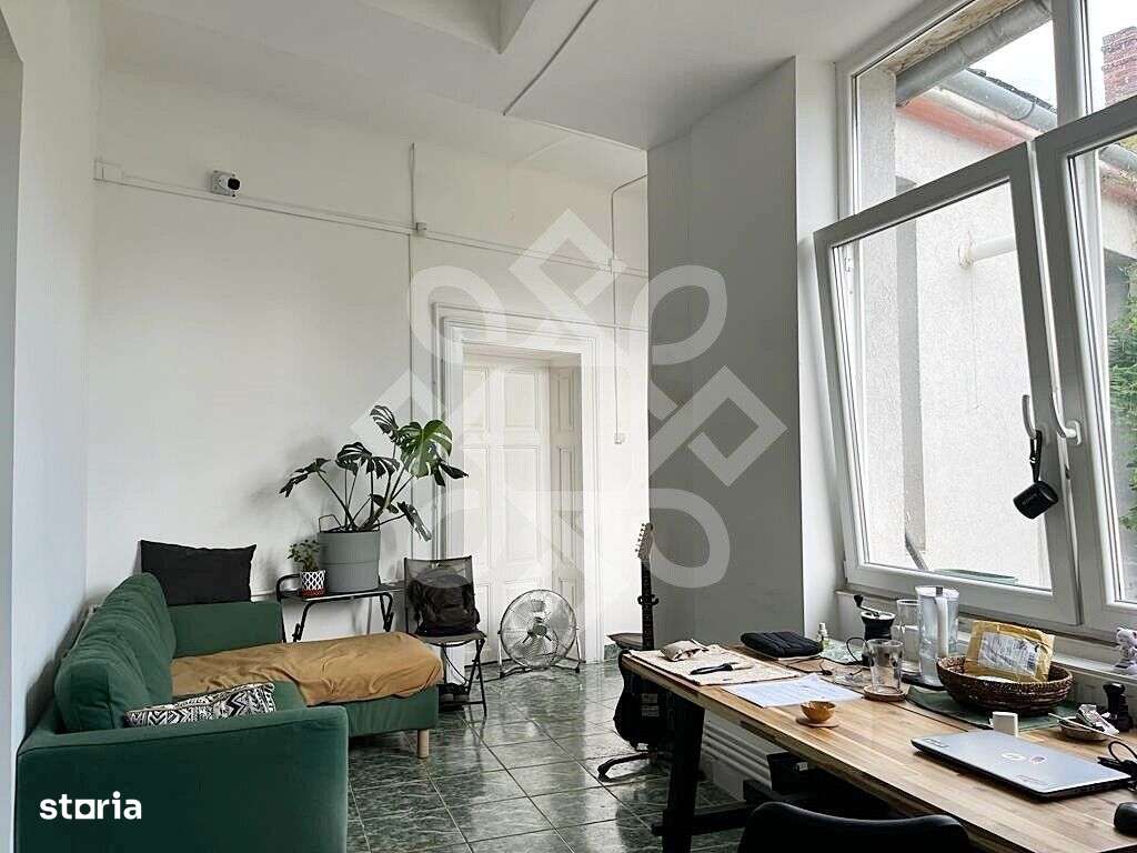 Casa cu vad comercial de vanzare in Salonta - Imagine principală: 1/19