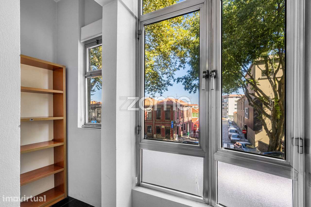 Apartamento T3+1 renovado, com terraço - Paranhos, Porto - Grande imagem: 2/29