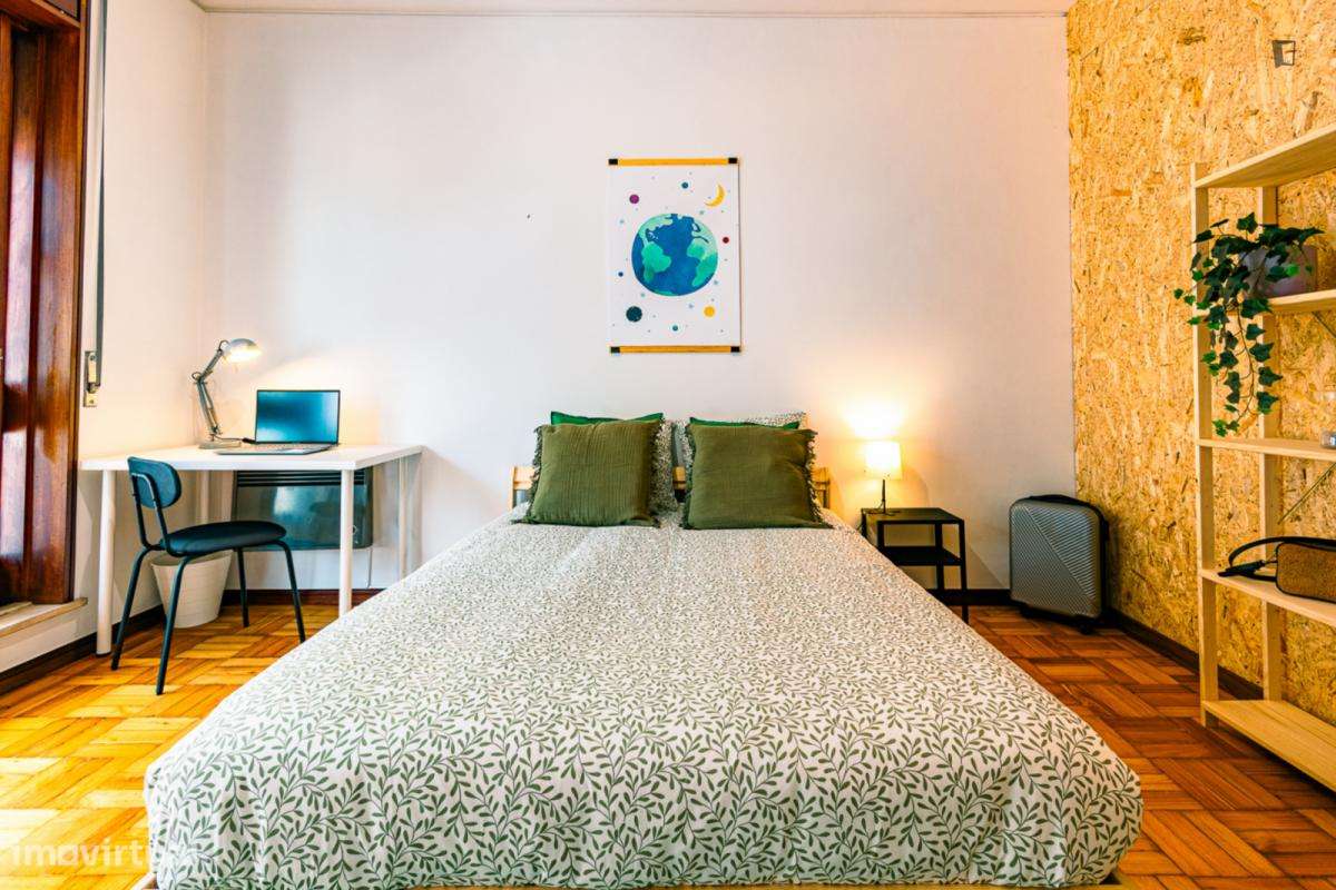 Quarto - localizado em Ramalde Porto - Grande imagem: 2/8