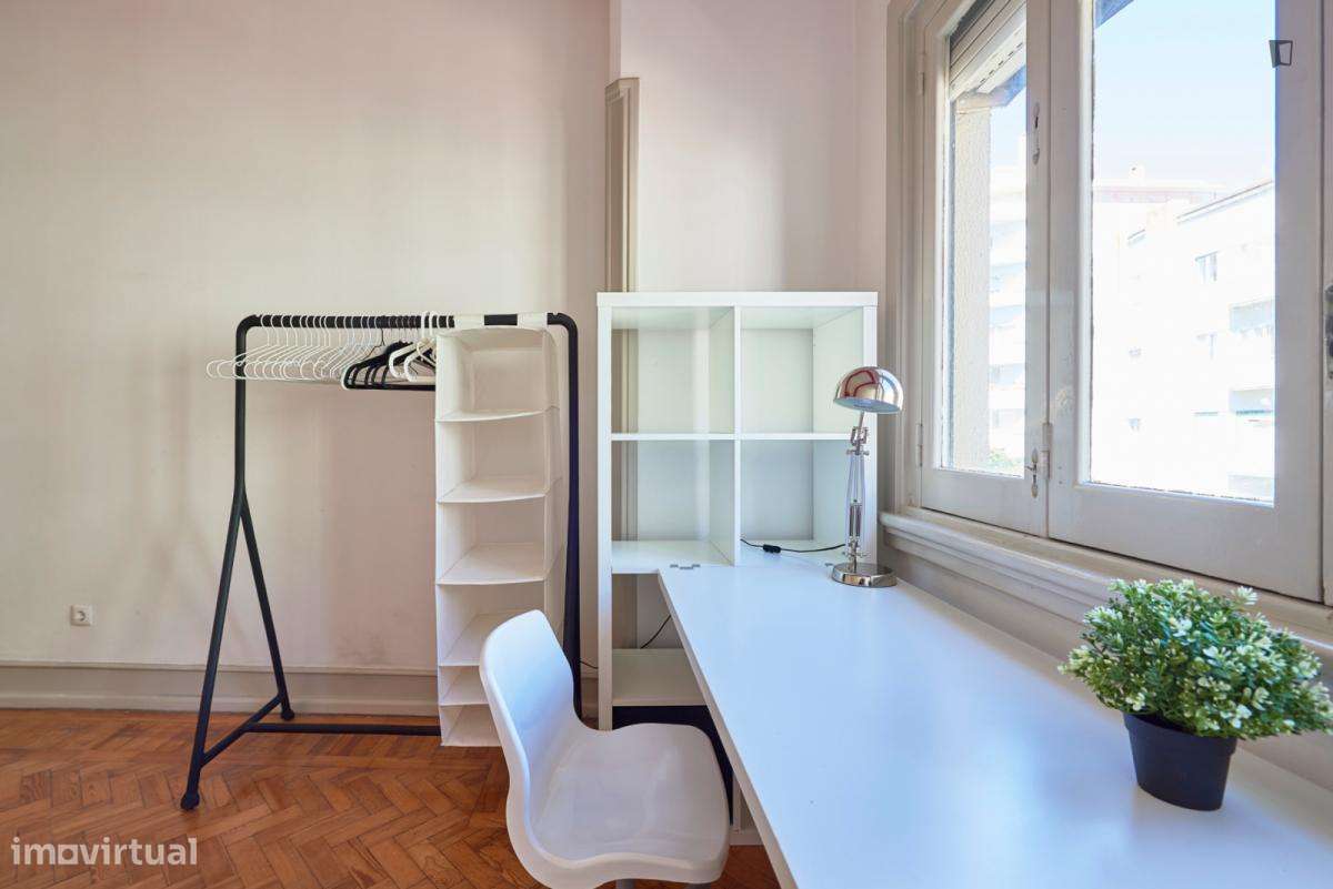 Quarto - localizado em Alameda Lisbon - Grande imagem: 5/7