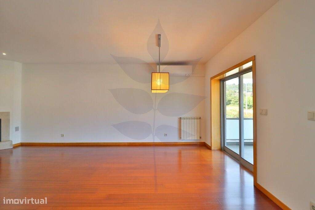 Venda apartamento T3 na freguesia de Este (São Pedro)-20
