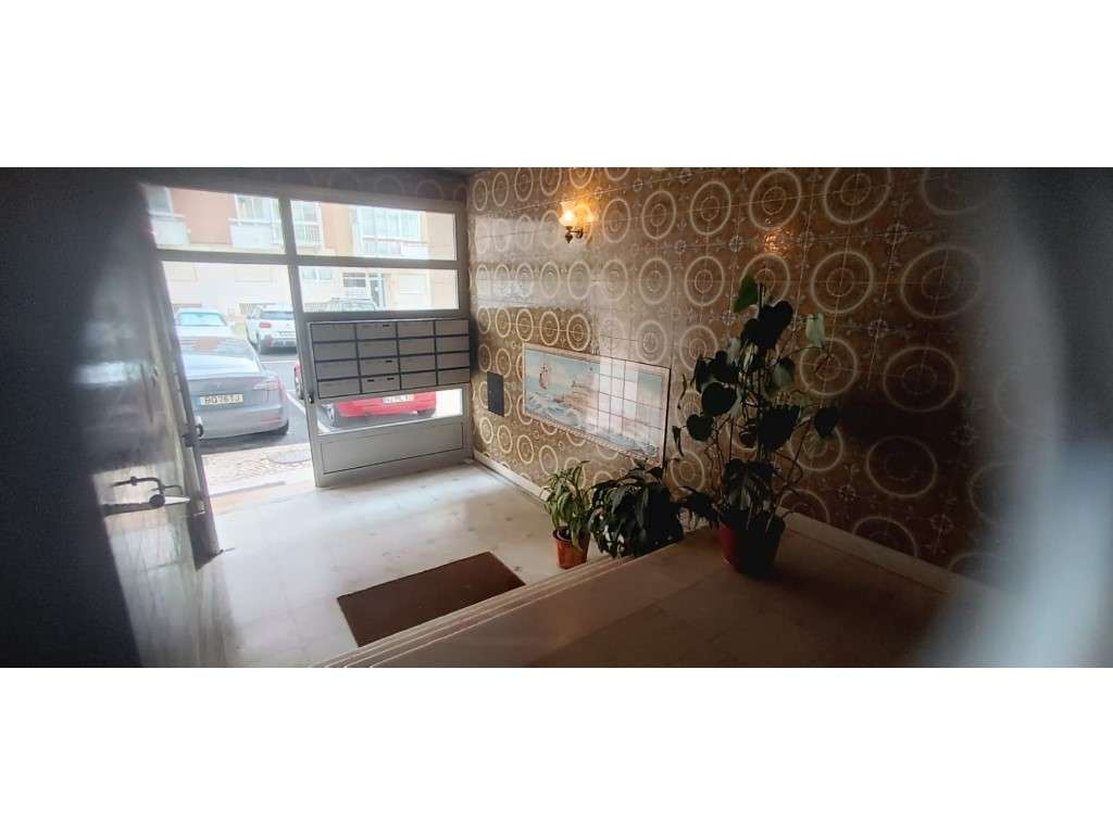 Apartamento T2 Totalmente Remodelado - Oeiras - Figueirinha-26