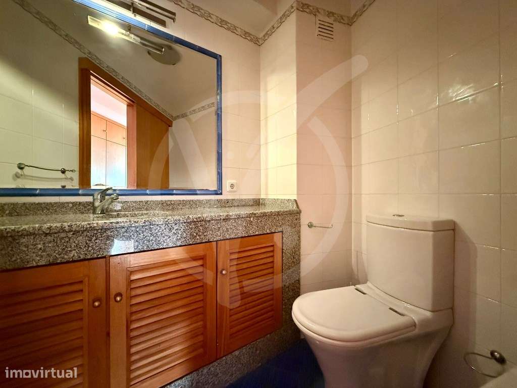 Excelente T3 na Póvoa de Varzim com 2 Garagens Fechadas-13