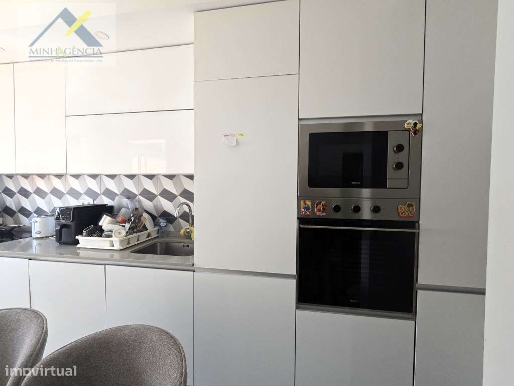 Apartamento T2 Duplex remodelado no Lavradio-6