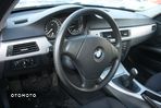 BMW Seria 3 318i - 9