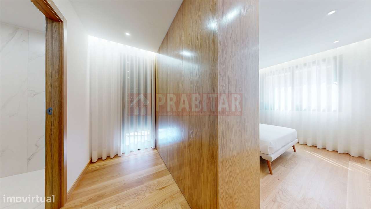 APARTAMENTO T4 DUPLEX NOVO COM TERRAÇO NA COBERTURA À SOLUM - CEDRO RE-12
