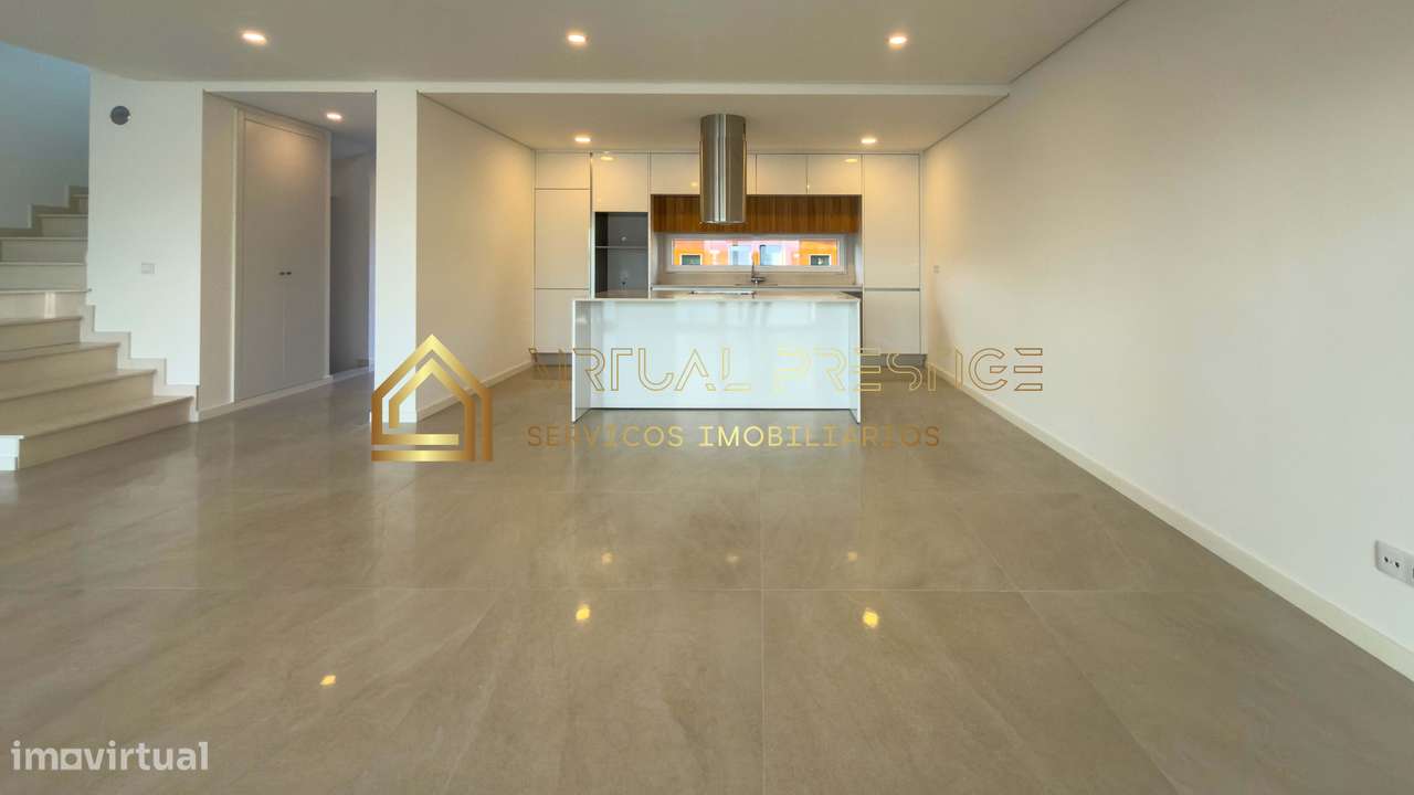 Moradia T4+1 nova com piscina e garagem em Palhais + cave com escri...-5