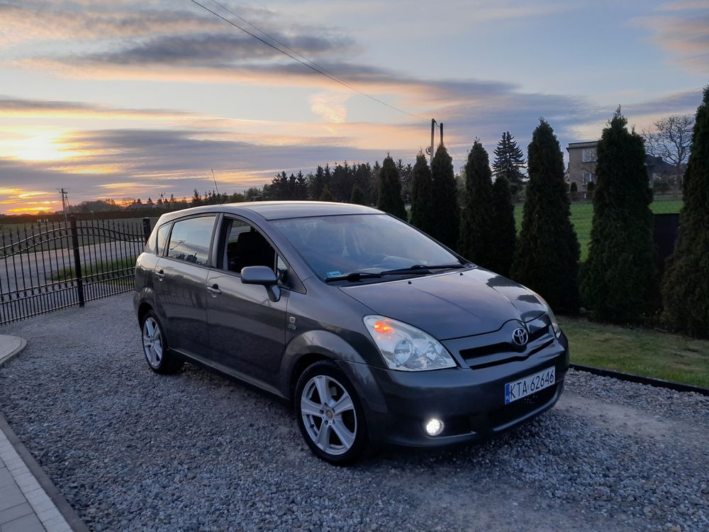 Toyota Corolla Verso 2004