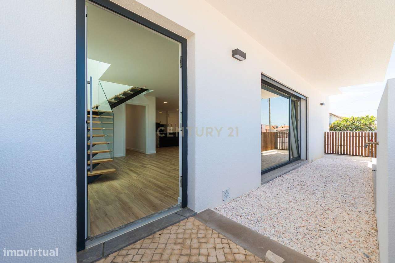 Sintra - Bolembre , moradia T4 nova, construção moderna e linhas conte - Grande imagem: 4/42