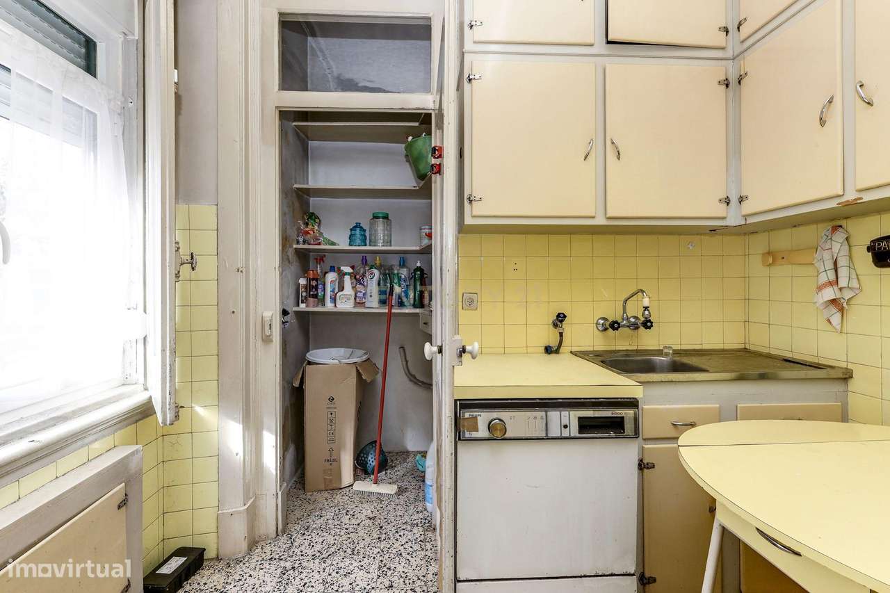 Prédio de Uso Misto no Centro Histórico de Odivelas – Habitação + Comé-6